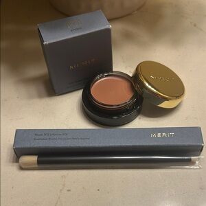 Merit eyeshadow and brush bundle! Shade studio